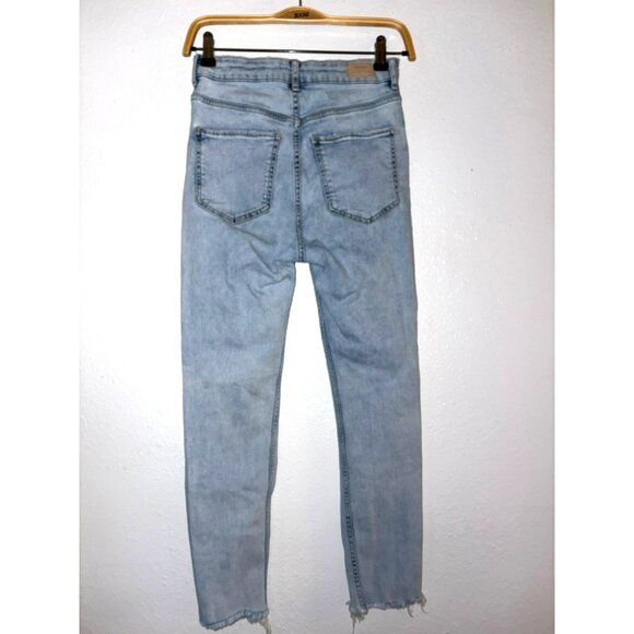 Bershka Denim Light Wash Distressed Ripped High-Rise Cropped  Jeans U.S. Size 6 - Picture 2 of 10